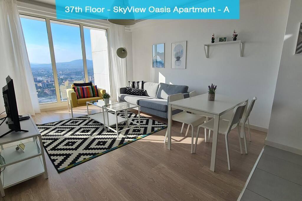 37th Floor - Skyview Oasis - A Apartman *