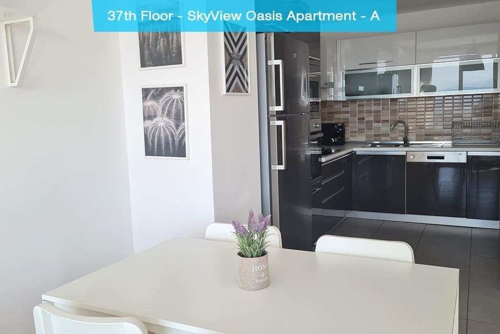 Apartman 37th Floor - Skyview Oasis - A Szkopje